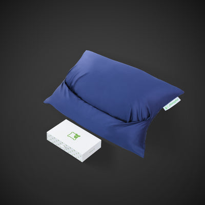 Product HOME Premium Kissenbezug displayed on a clean background, showing main features and details, no visible text, neutral and inviting presentation